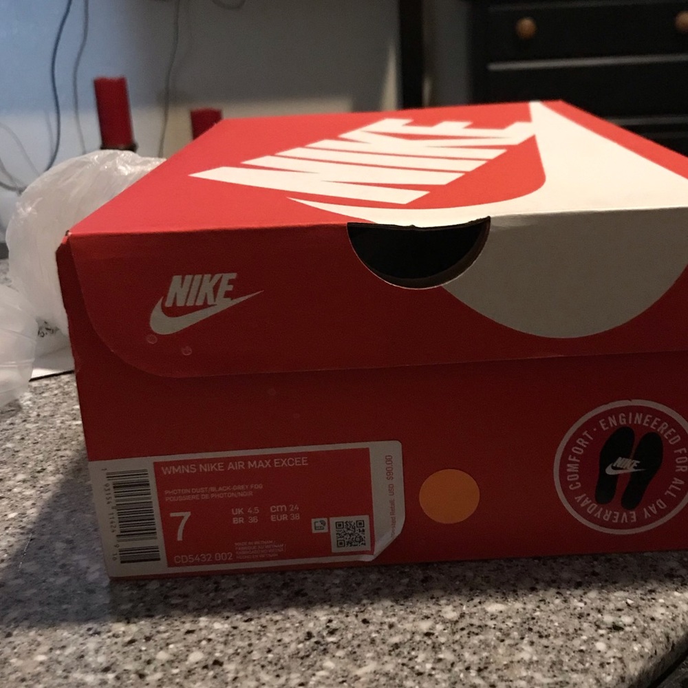 Size 7 Women’s air max